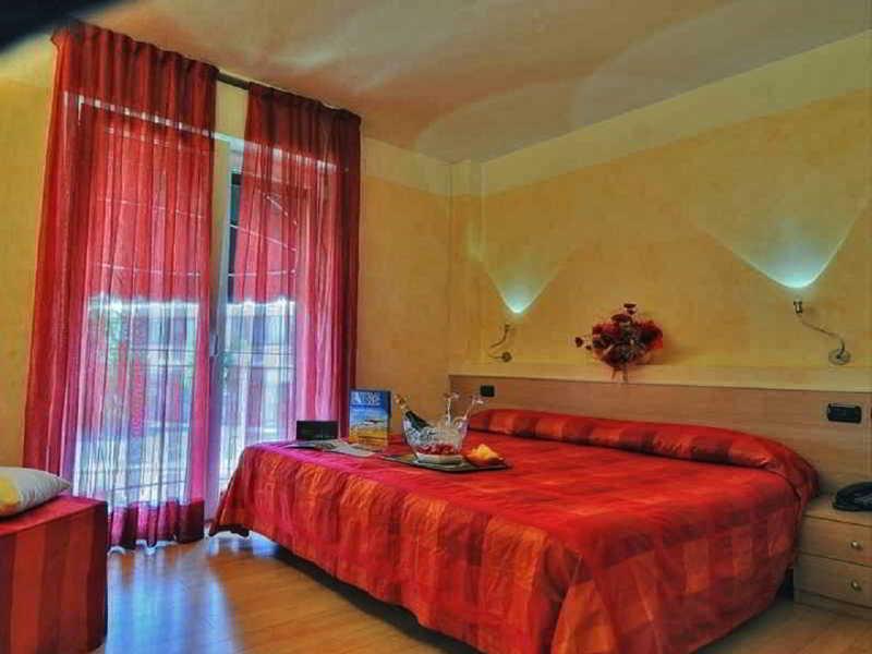 Hotel Savoia Λινιάνο Σαμπιαντόρο Εξωτερικό φωτογραφία