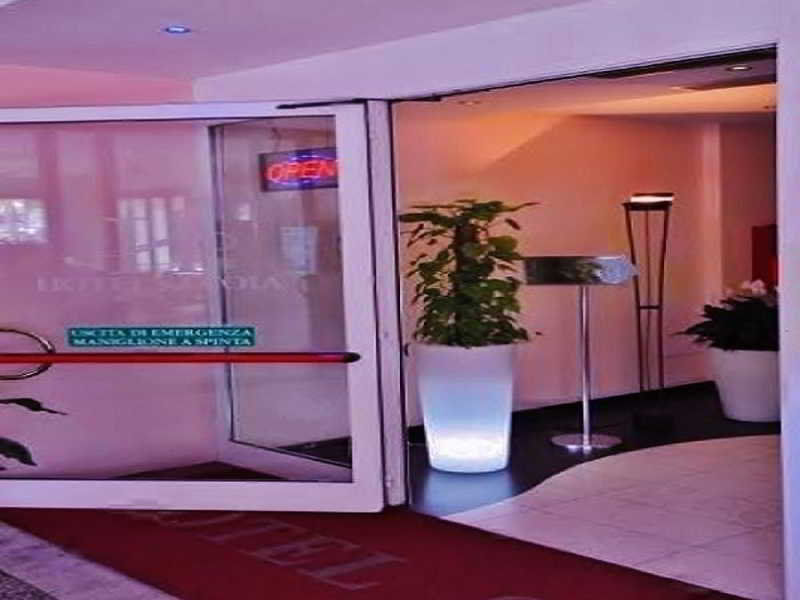 Hotel Savoia Λινιάνο Σαμπιαντόρο Εξωτερικό φωτογραφία